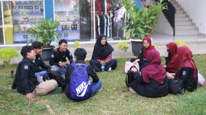 Suasana belajar di kampus bisnis yang berfokus pada kewirausahaan